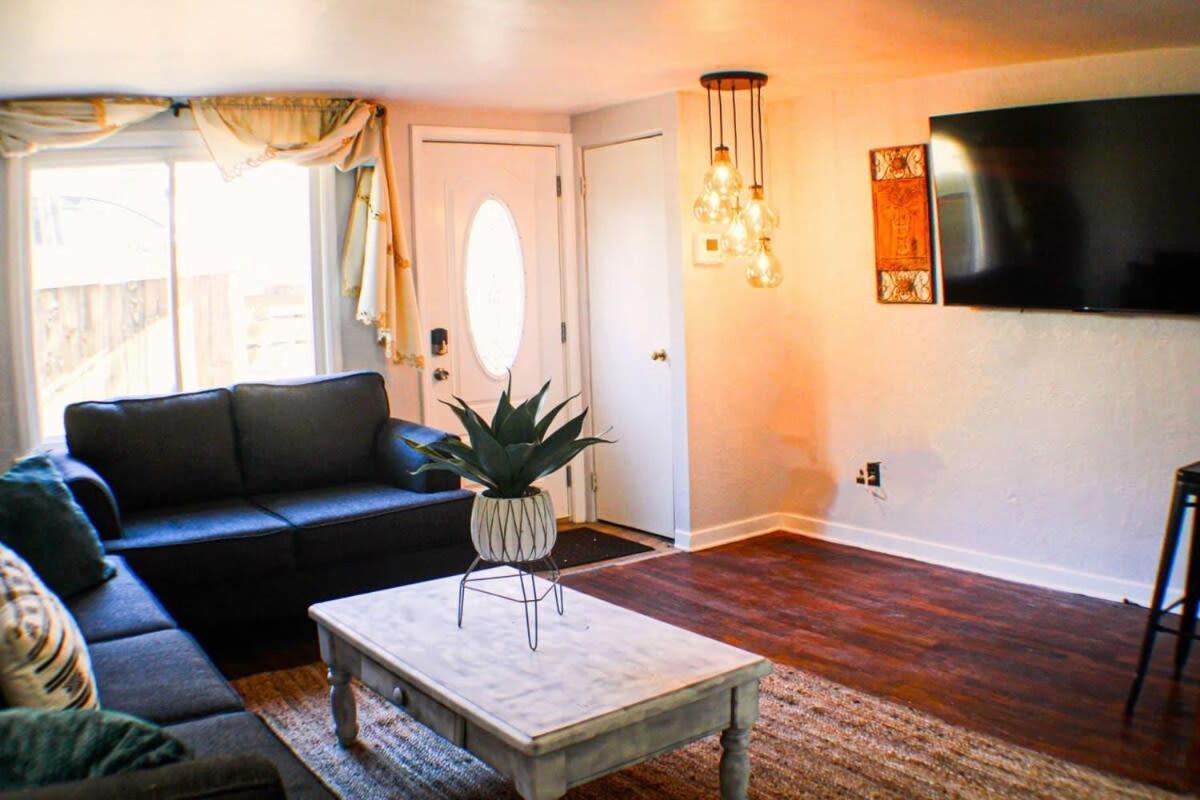 Newly Renovated 2-Bed Near Downtown-North Shore Питтсбург Экстерьер фото